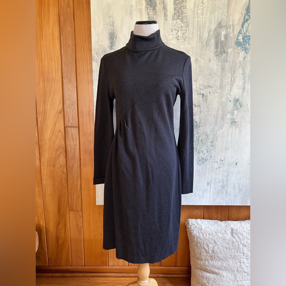 St. John Women’s Size 10 Gray Midi Dress! 53% Wool! Classic!